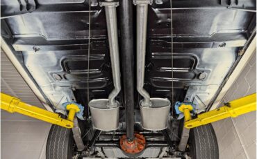 Ford-Fairlane-1966-Wimbledon-White-Black-73