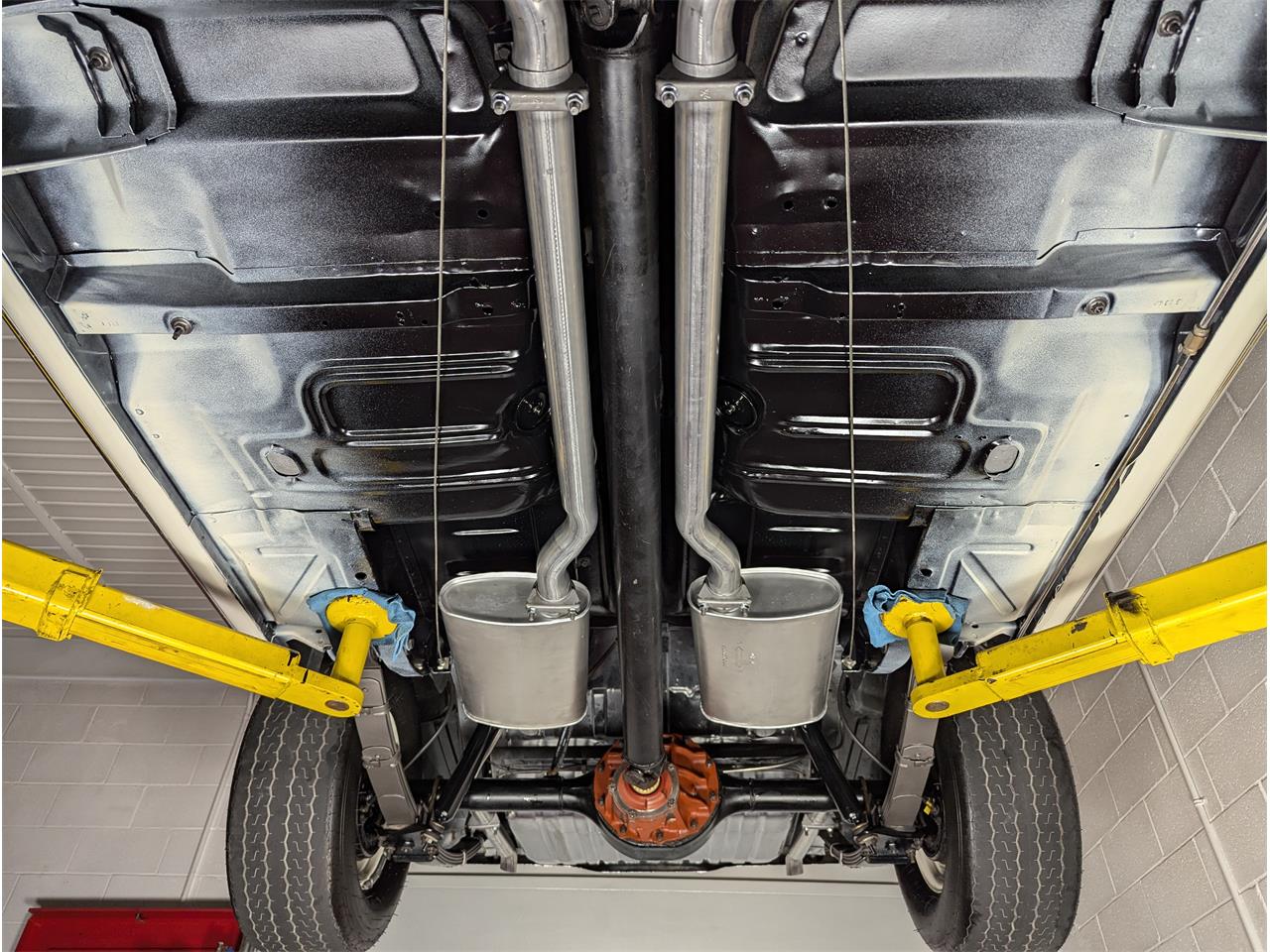 Ford-Fairlane-1966-Wimbledon-White-Black-73