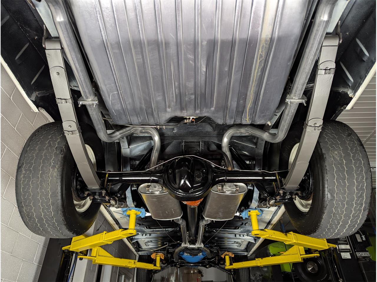 Ford-Fairlane-1966-Wimbledon-White-Black-74