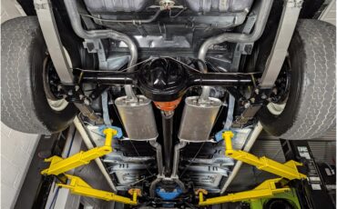 Ford-Fairlane-1966-Wimbledon-White-Black-75