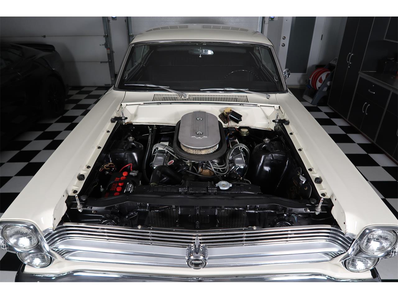 Ford-Fairlane-1966-Wimbledon-White-Black-87