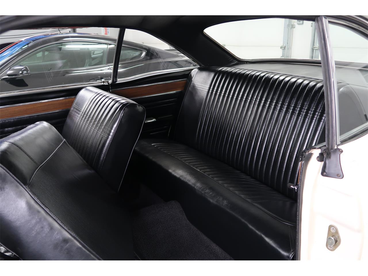 Ford-Fairlane-1966-Wimbledon-White-Black-89