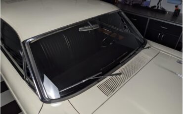 Ford-Fairlane-1966-Wimbledon-White-Black-9