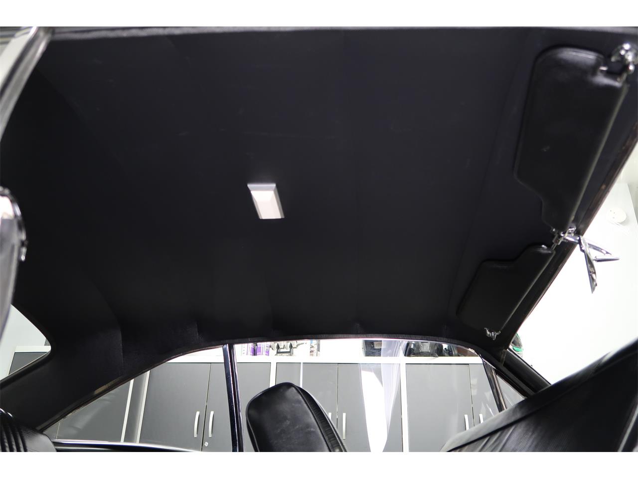 Ford-Fairlane-1966-Wimbledon-White-Black-90