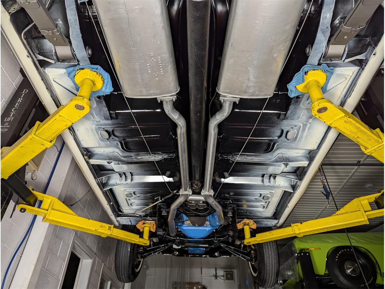 Ford-Fairlane-1966-Wimbledon-White-Black-93