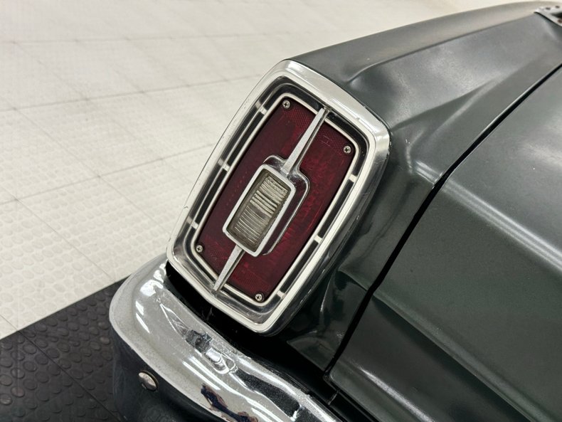 Ford-Fairlane-500-1966-Ivy-Green-Metallic-Gold-1