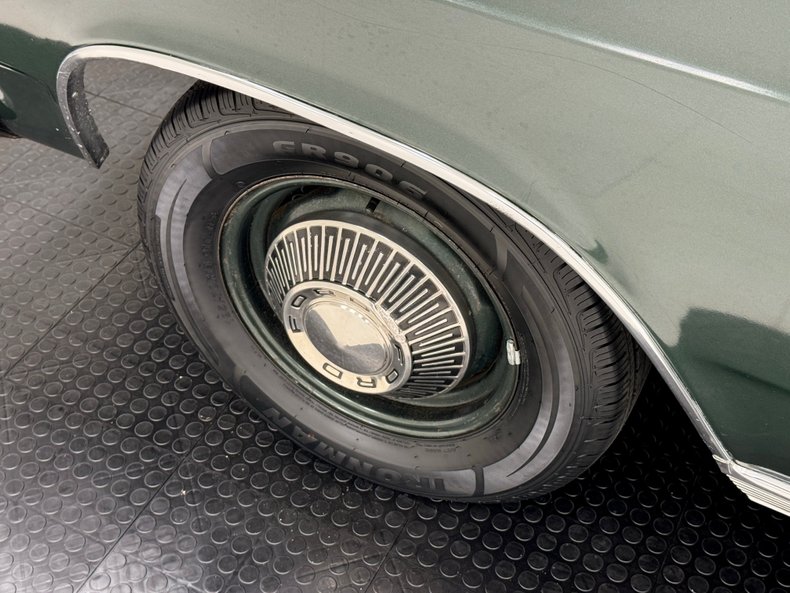 Ford-Fairlane-500-1966-Ivy-Green-Metallic-Gold-13