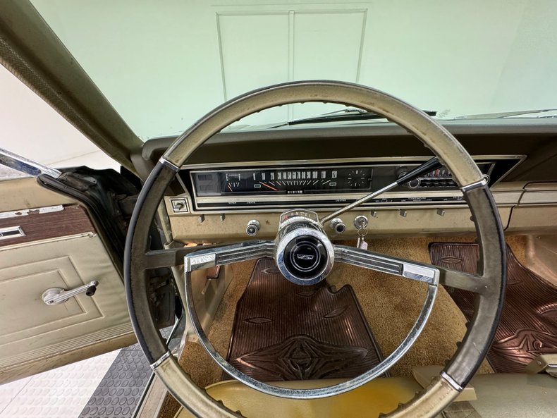 Ford-Fairlane-500-1966-Ivy-Green-Metallic-Gold-45