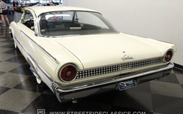 Ford-Galaxie-1961-Corinthian-White-Black-10