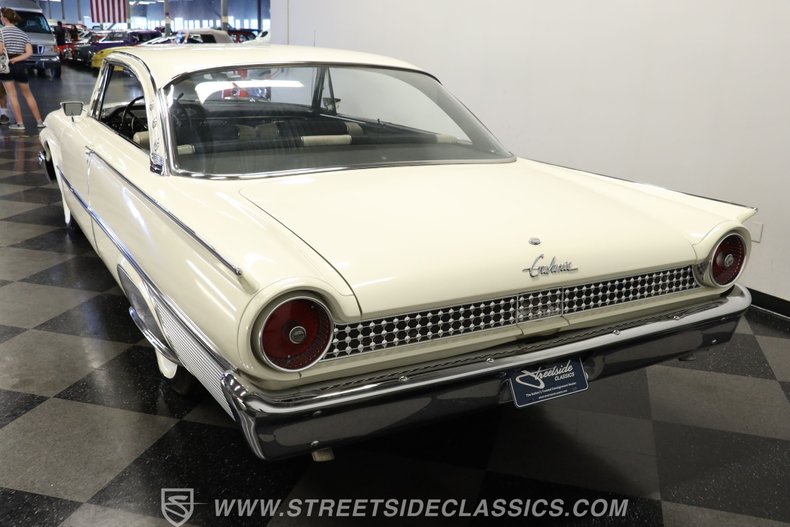 Ford-Galaxie-1961-Corinthian-White-Black-10