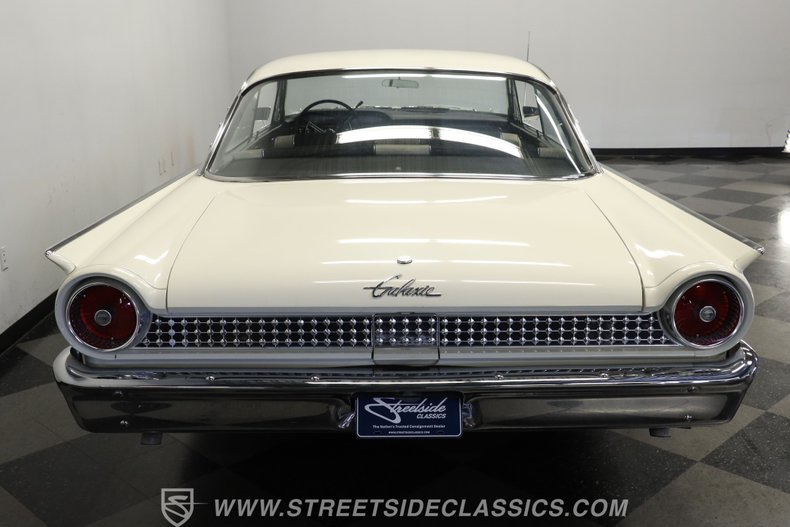 Ford-Galaxie-1961-Corinthian-White-Black-11