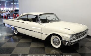 Ford-Galaxie-1961-Corinthian-White-Black-15
