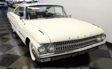 Ford-Galaxie-1961-Corinthian-White-Black-16