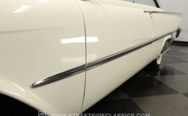 Ford-Galaxie-1961-Corinthian-White-Black-2