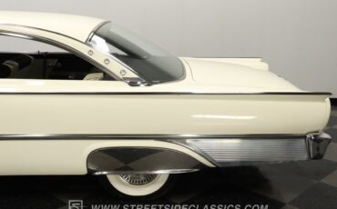 Ford-Galaxie-1961-Corinthian-White-Black-22