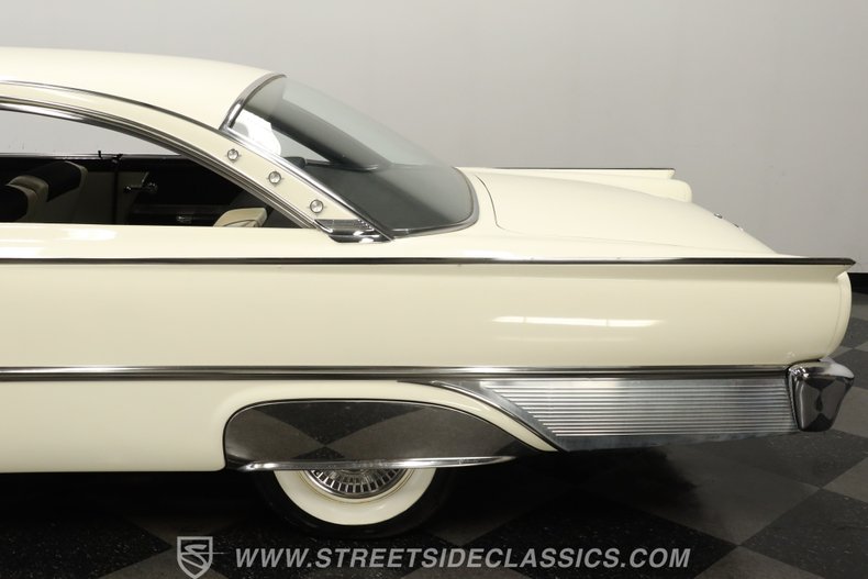 Ford-Galaxie-1961-Corinthian-White-Black-22
