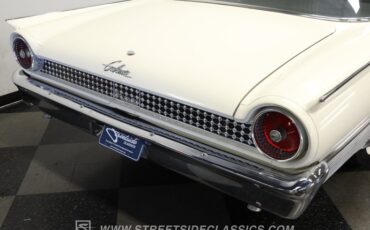 Ford-Galaxie-1961-Corinthian-White-Black-23