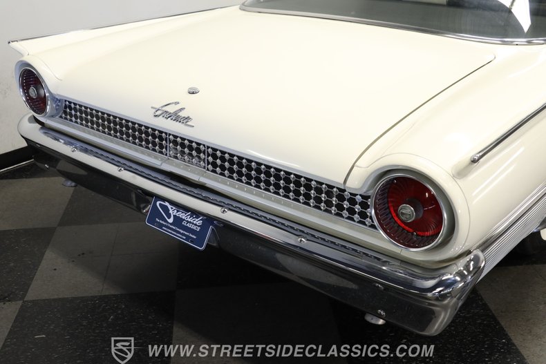 Ford-Galaxie-1961-Corinthian-White-Black-23