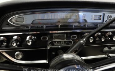 Ford-Galaxie-1961-Corinthian-White-Black-33