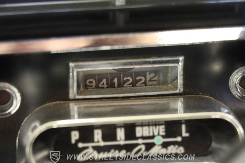 Ford-Galaxie-1961-Corinthian-White-Black-34