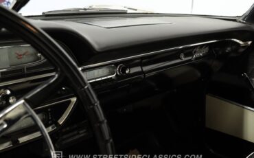 Ford-Galaxie-1961-Corinthian-White-Black-36