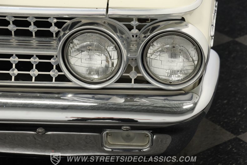 Ford-Galaxie-1961-Corinthian-White-Black-45