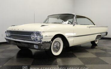 Ford-Galaxie-1961-Corinthian-White-Black-47