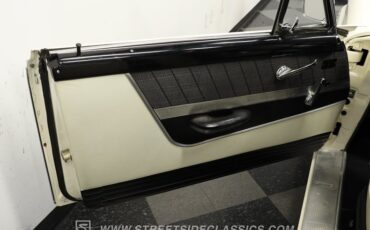 Ford-Galaxie-1961-Corinthian-White-Black-48