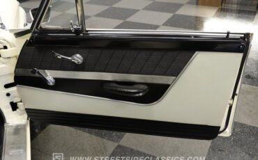 Ford-Galaxie-1961-Corinthian-White-Black-5