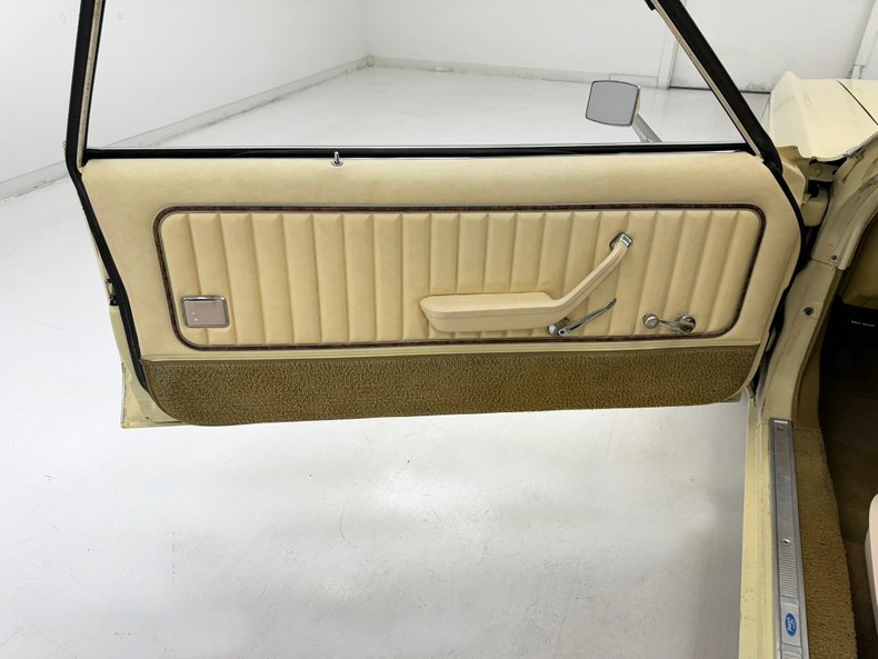 Ford-Granada-1977-Cream-Cream-1