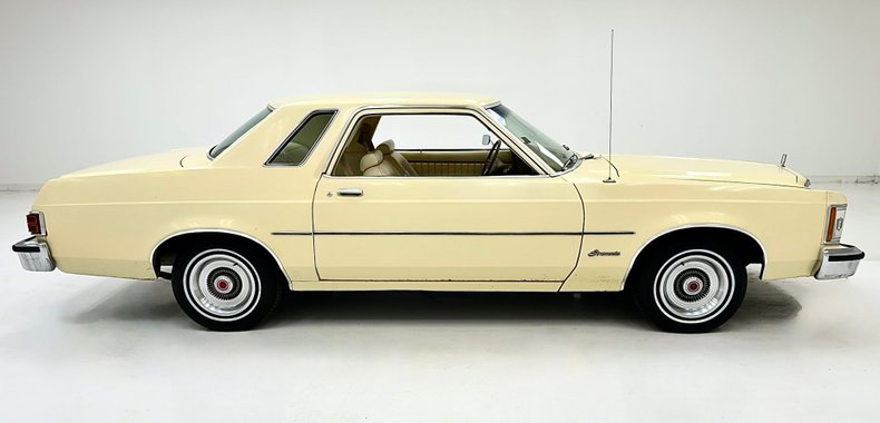 Ford-Granada-1977-Cream-Cream-10