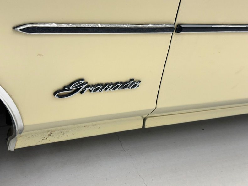 Ford-Granada-1977-Cream-Cream-17