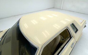 Ford-Granada-1977-Cream-Cream-19