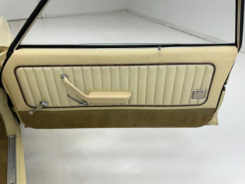 Ford-Granada-1977-Cream-Cream-2