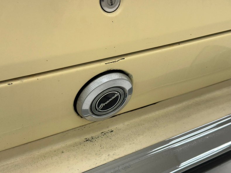 Ford-Granada-1977-Cream-Cream-24