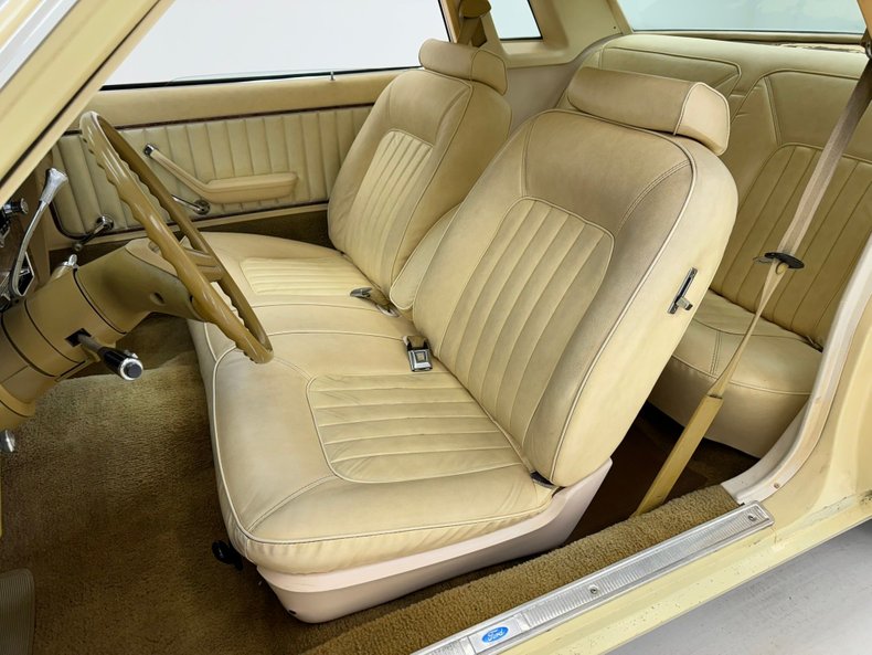 Ford-Granada-1977-Cream-Cream-3