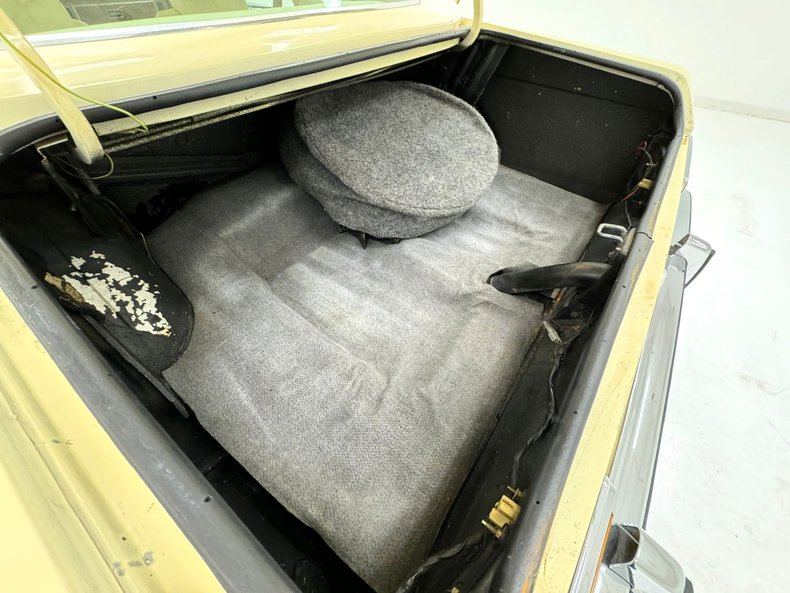 Ford-Granada-1977-Cream-Cream-43