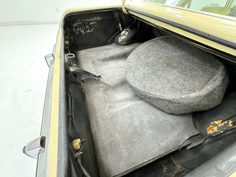 Ford-Granada-1977-Cream-Cream-45