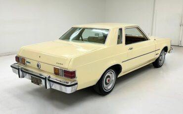 Ford-Granada-1977-Cream-Cream-9