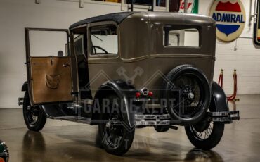 Ford-Model-a-1928-Brown-BeigeTan-1