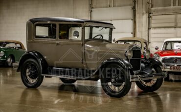 Ford-Model-a-1928-Brown-BeigeTan-11