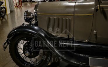 Ford-Model-a-1928-Brown-BeigeTan-13