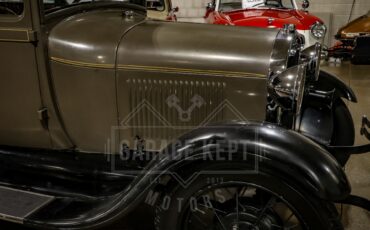 Ford-Model-a-1928-Brown-BeigeTan-14