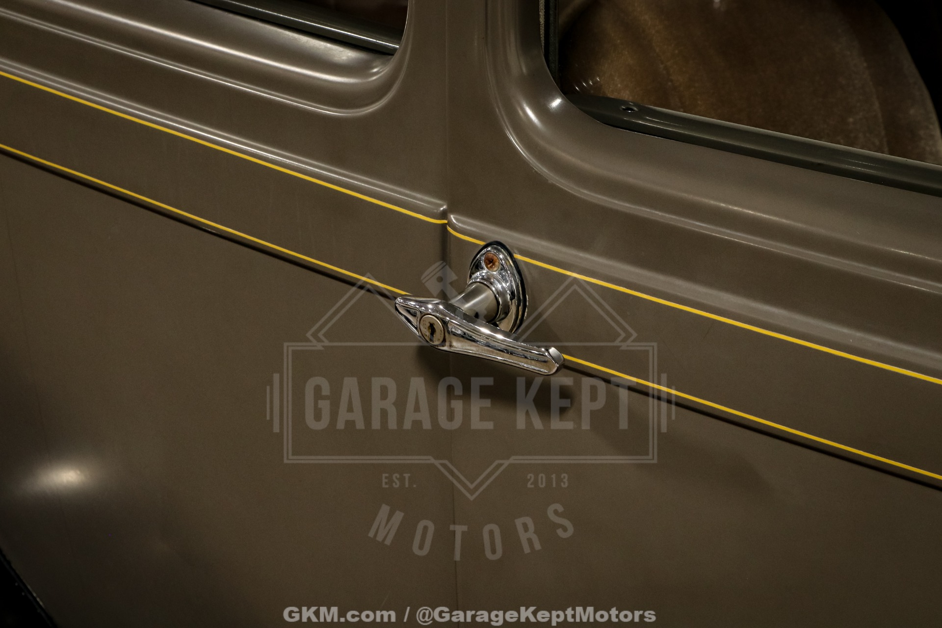 Ford-Model-a-1928-Brown-BeigeTan-15