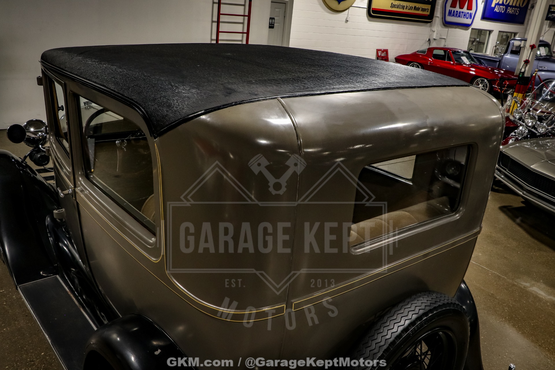 Ford-Model-a-1928-Brown-BeigeTan-19