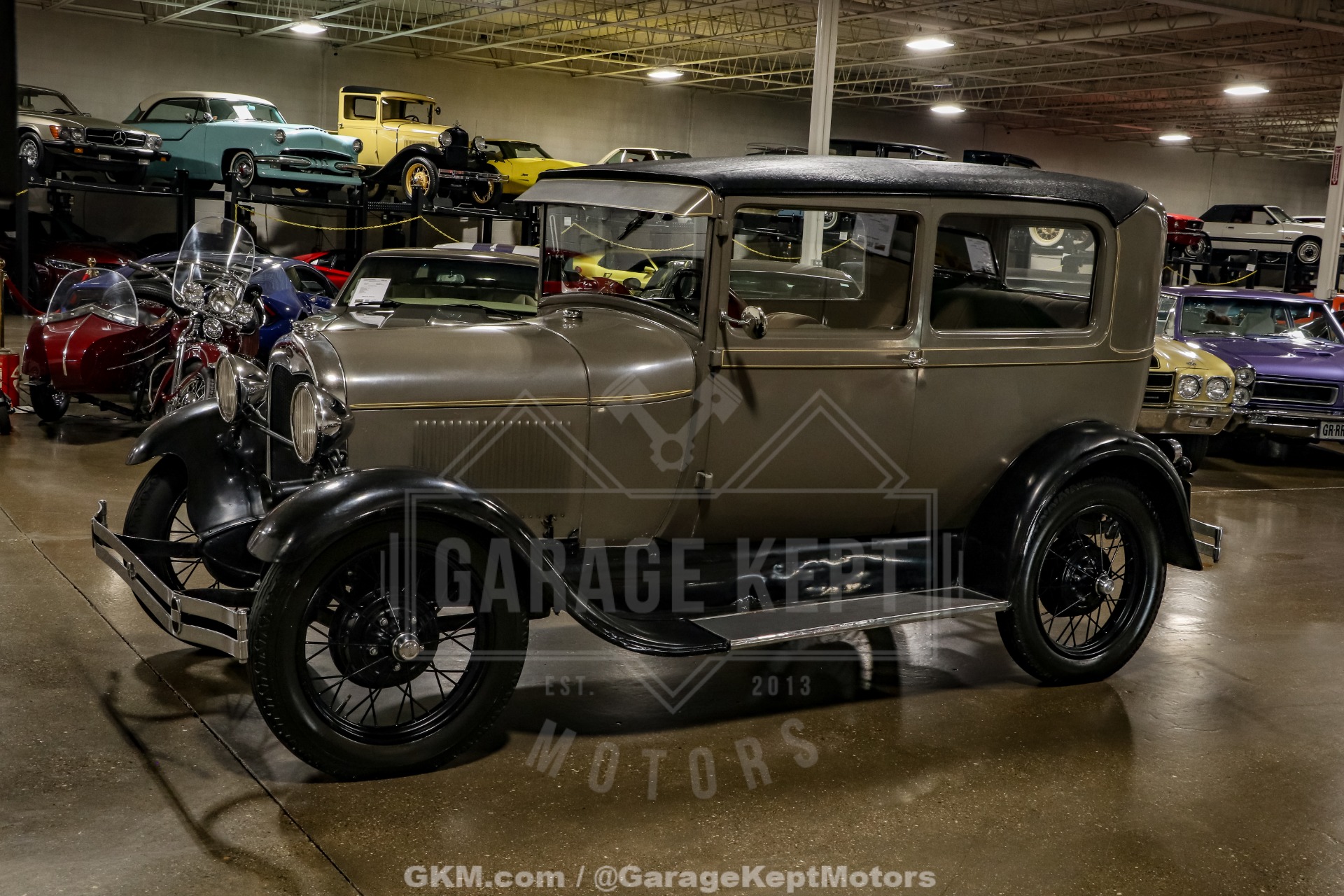 Ford-Model-a-1928-Brown-BeigeTan-20