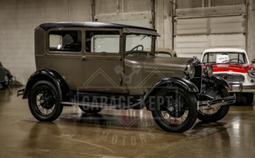 Ford-Model-a-1928-Brown-BeigeTan-23