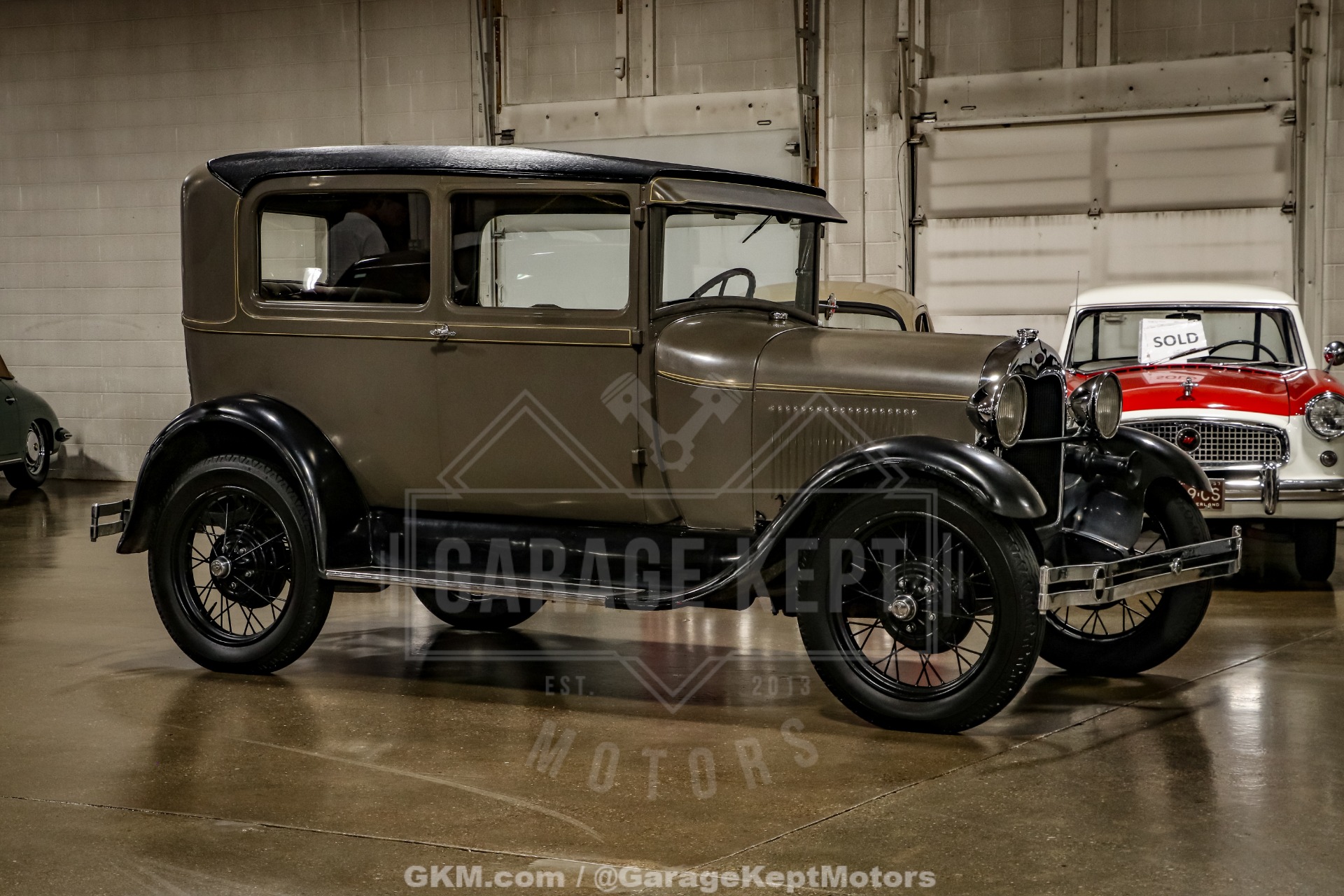 Ford-Model-a-1928-Brown-BeigeTan-23