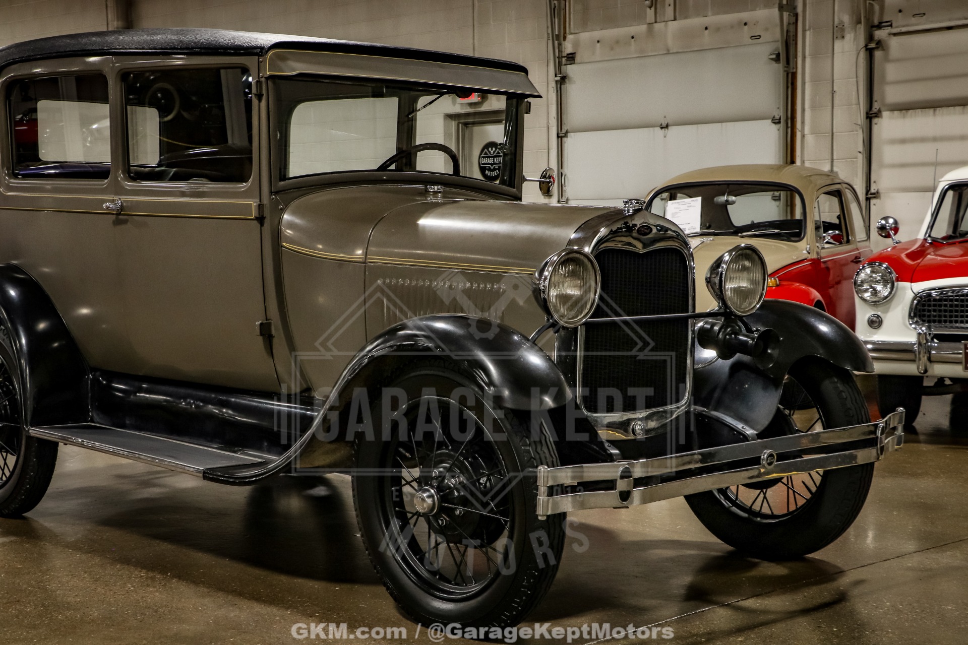 Ford-Model-a-1928-Brown-BeigeTan-25