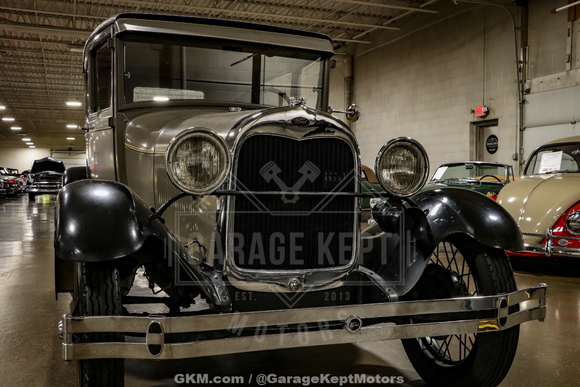 Ford-Model-a-1928-Brown-BeigeTan-29